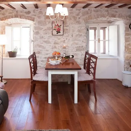 Apartment Lufra *